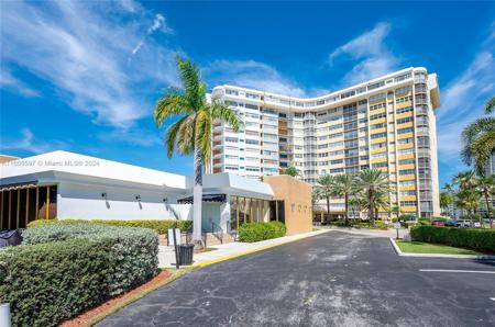 100 Golden Isles Dr