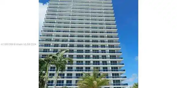 600 NE 27 ST