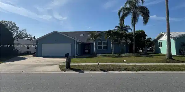 445 Diana Blvd