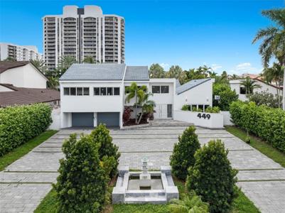 449 Holiday Dr