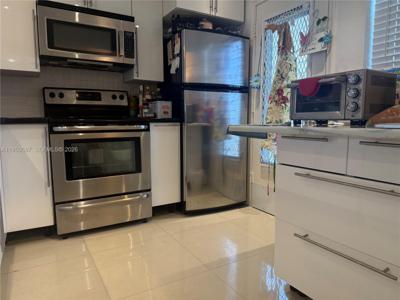 319 NE 14th Ave