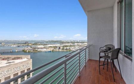 335 S Biscayne Blvd