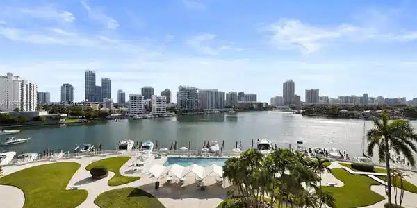 900 Bay Dr Unit 614