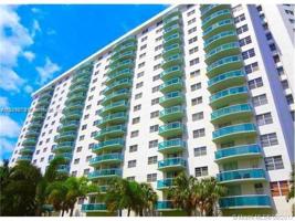 19390 Collins Ave Unit 121