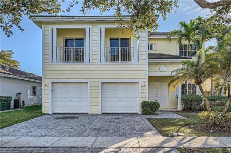379 NE 30th Ave