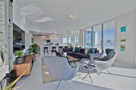 17111 Biscayne Blvd