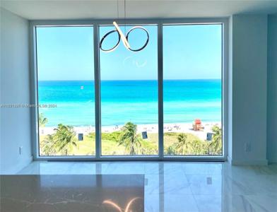2401 Collins Ave