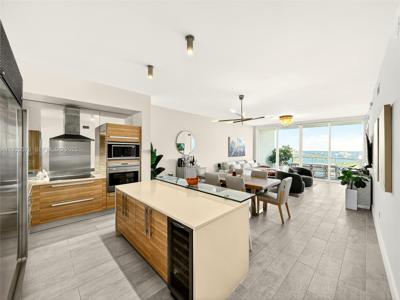 2020 N Bayshore Dr