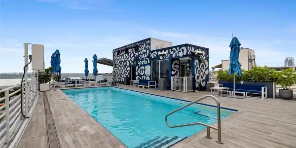 1052 Ocean Dr