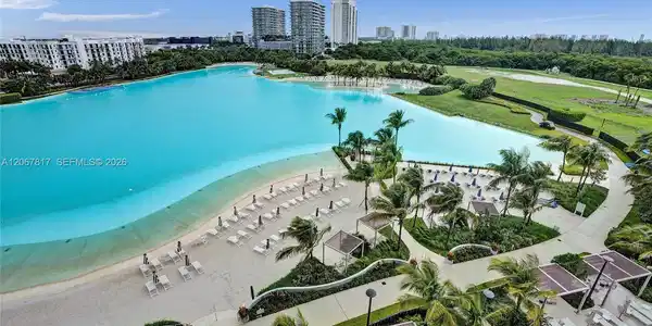 Image 3: Lagoon