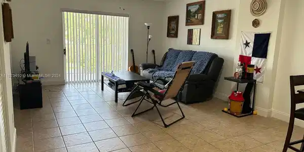 8260 SW 210th St