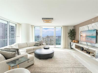 330 Sunny Isles Blvd
