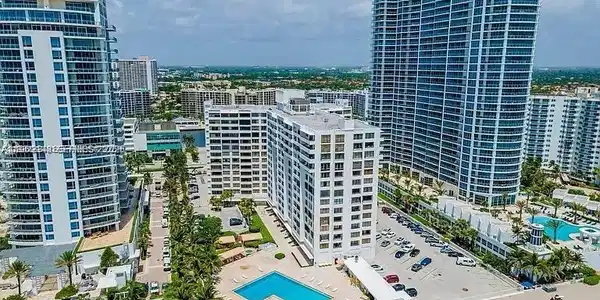 3505 S Ocean Dr