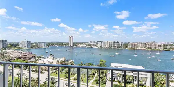 550 S Ocean Blvd