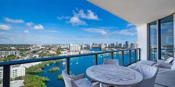17301 BISCAYNE BLVD