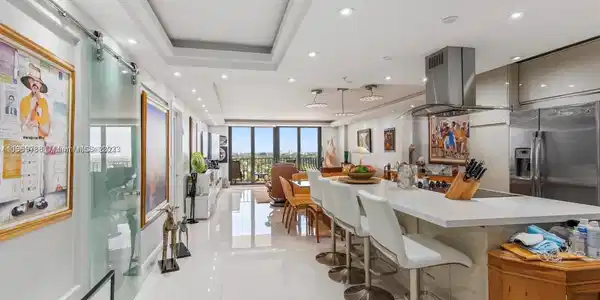 8877 Collins Ave Unit PH-6