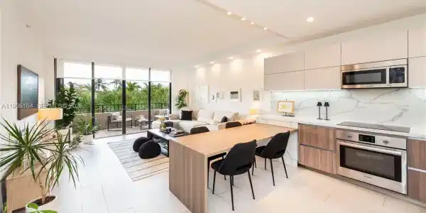 151 Crandon Blvd