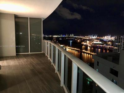 488 NE 18th St