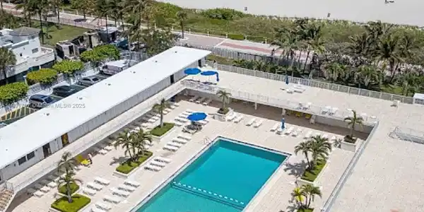 4747 Collins Ave