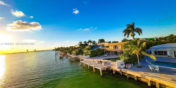 1500 S Treasure Dr