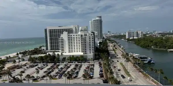 4747 Collins Ave