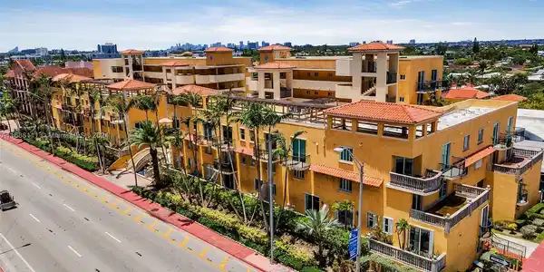 8888 Collins Ave