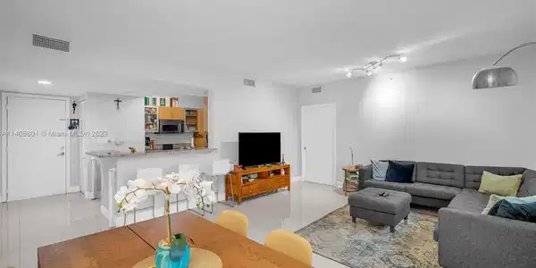 2775 NE 187th St Unit 214