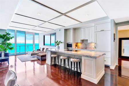 100 S Pointe Dr Unit 2407