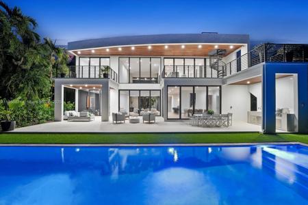 112 W Palm Midway
