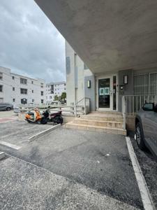3700 Collins Ave