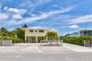 882 Ellen Dr