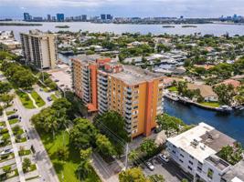 2450 NE 135th St Unit 802
