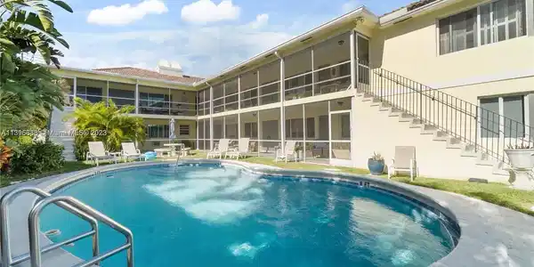 1308 Bayview Dr Unit 2A