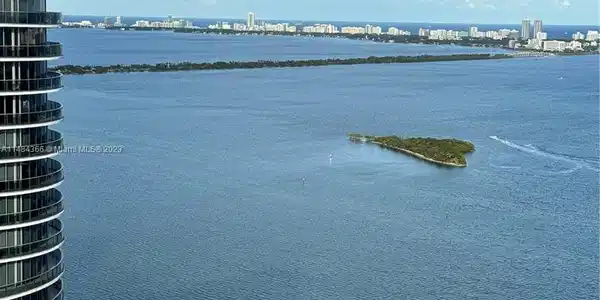 1750 N Bayshore Dr