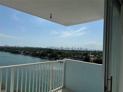 5838 Collins Ave
