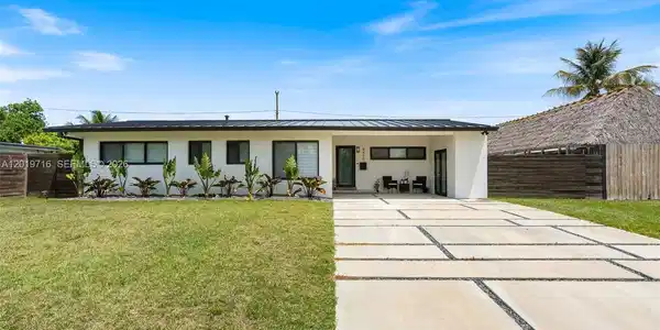 9460 Haitian Dr