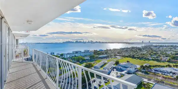 7601 E Treasure Dr Unit 1603