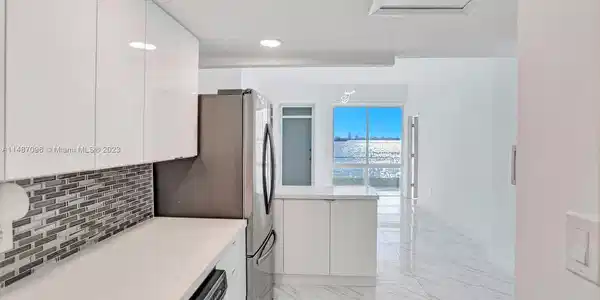 11111 Biscayne Blvd