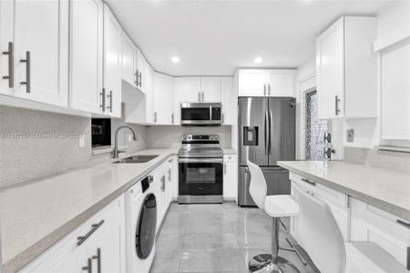 501 NE 14th Ave