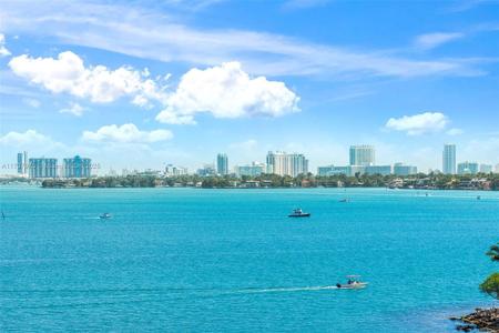2020 N Bayshore Dr