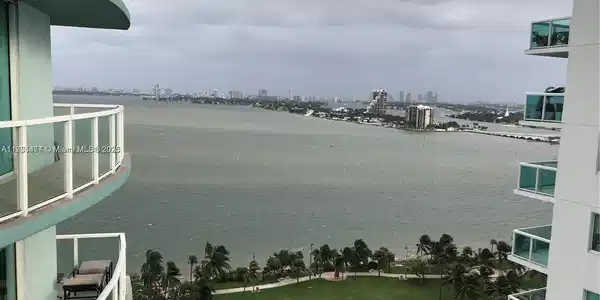 1900 N Bayshore Dr