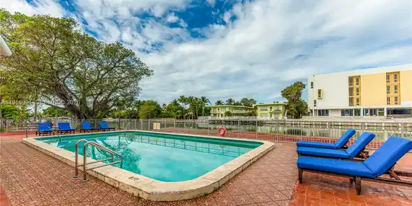 1255 Marseille Dr