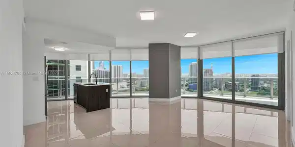 488 NE 18th St Unit 2500