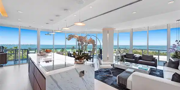 100 S Pointe Dr