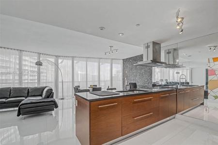 495 Brickell Ave