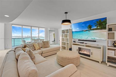 1800 N Bayshore Dr