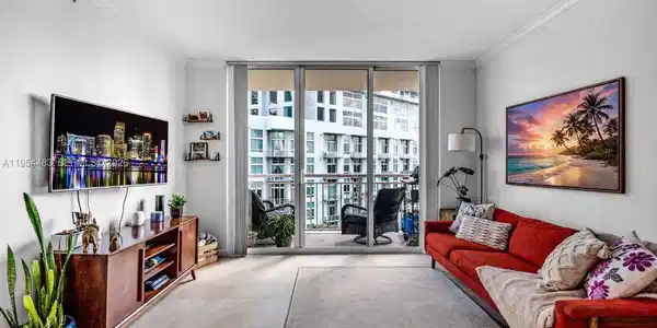 2000 N Bayshore Dr