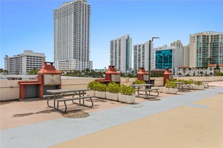 17021 N Bay Rd