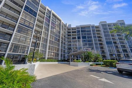 600 Parkview