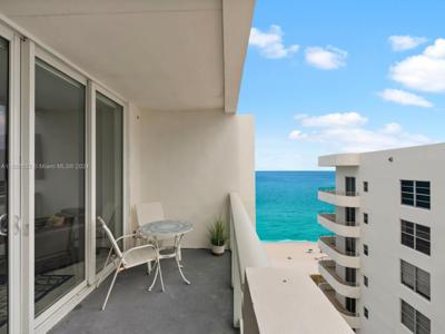 5601 Collins Ave